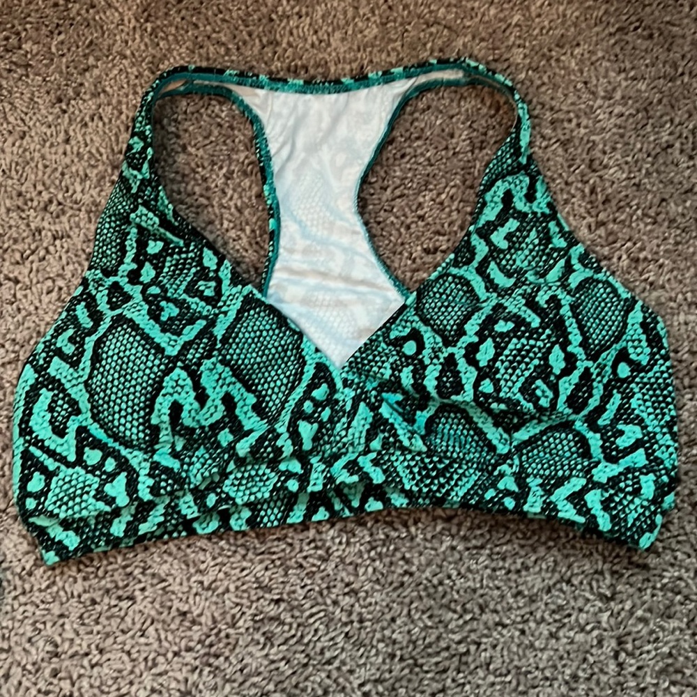 LICI FIT workout set L top and M leggings . Great condition